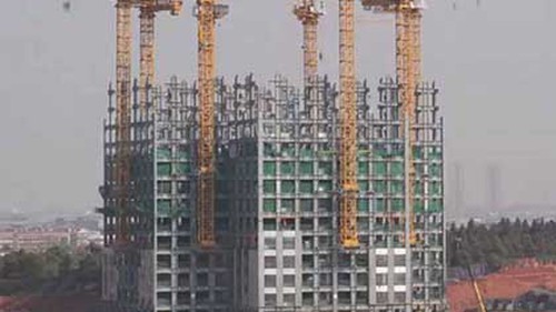 Trung Quốc lo ngại về an toàn của cao ốc xây trong 19 ngày